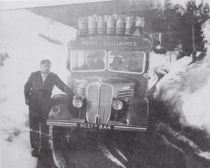 Beuil, César Benoît et son car.