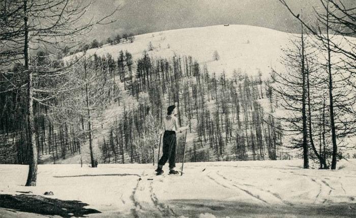 [Skieuse, Valberg, 2e quart du 20e siècle.]